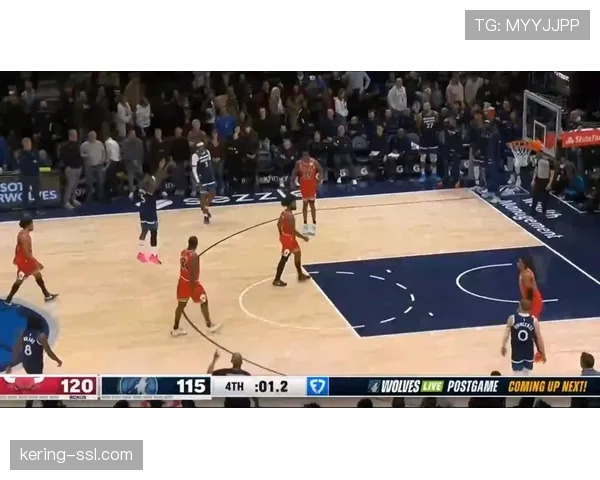 特写：爱德华兹命中绝平三分后，对着客场观众席沉默凝视